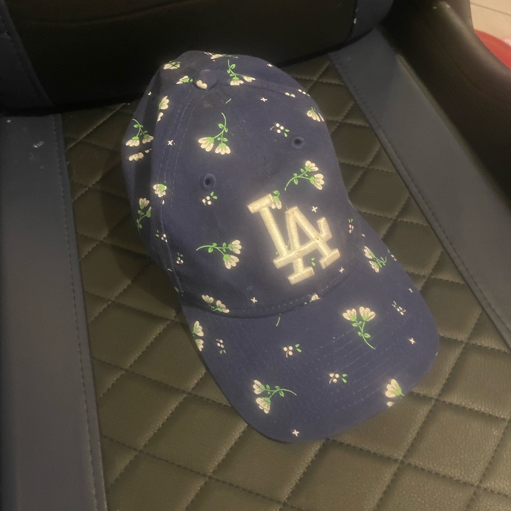 Dodgers floral women’s baseball cap